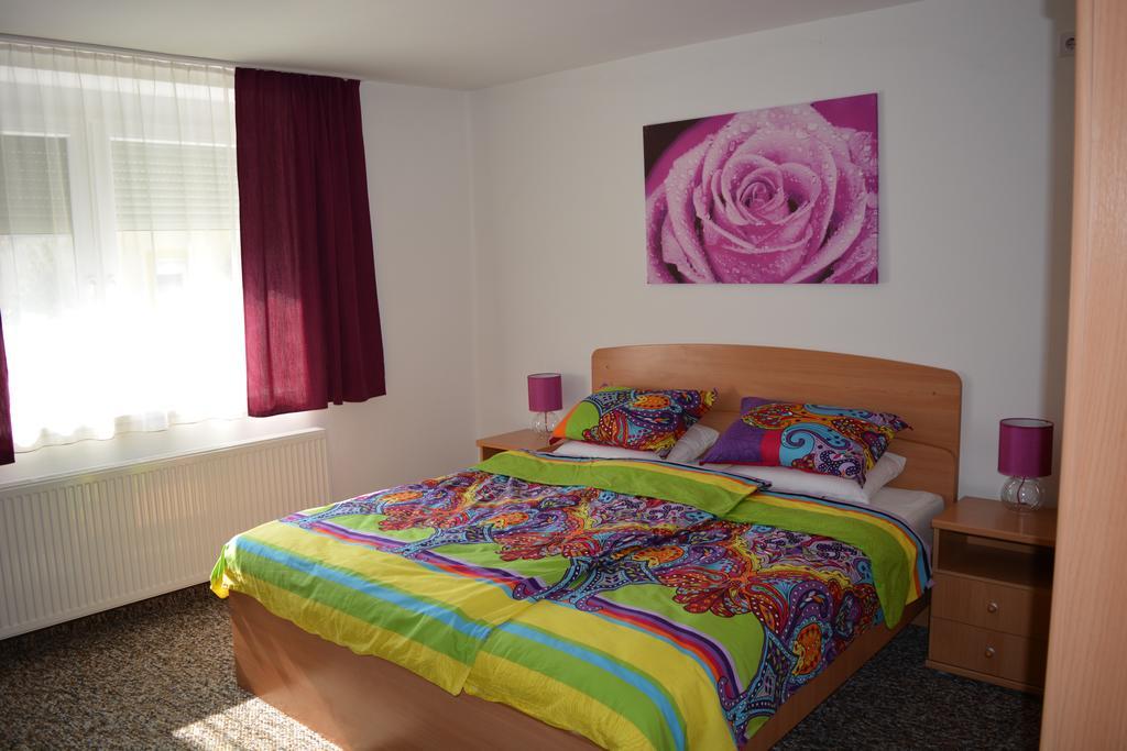 Salve Apartment Hévíz Buitenkant foto